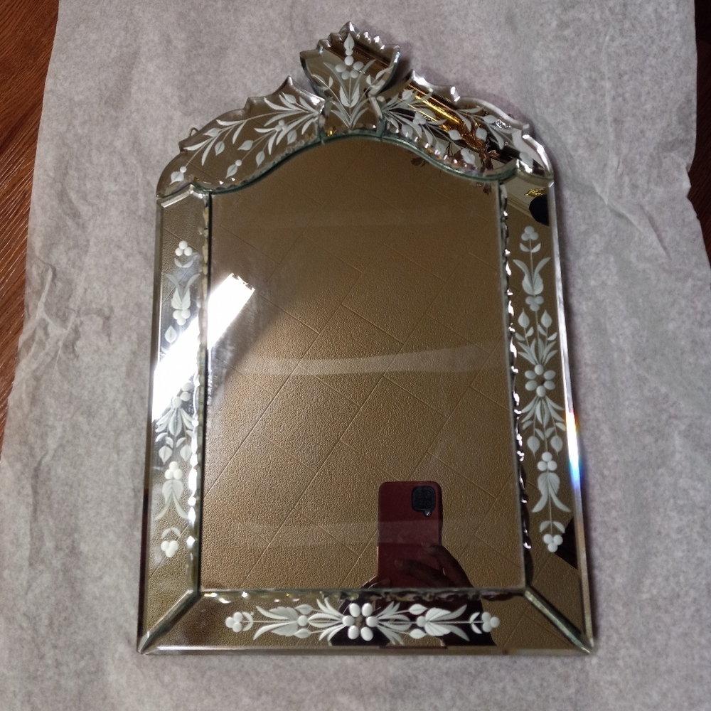 VINTAGE  Venetian Mirror e/Etchings Mirror & Wood ELEGANT!! 18"hx11"wx 1"d